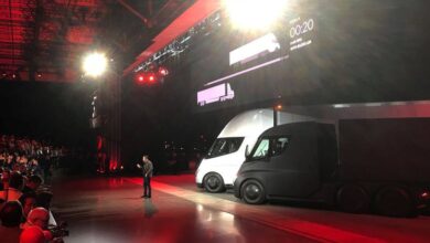 Tesla Reveals the New Electric Rival to Semi Trucks 2 18TEsla trueck web master768