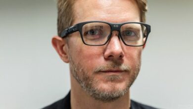 Intel Vaunt – Smart Glasses that Look Normal 5 vpavic 171204 2182 0075 696x364