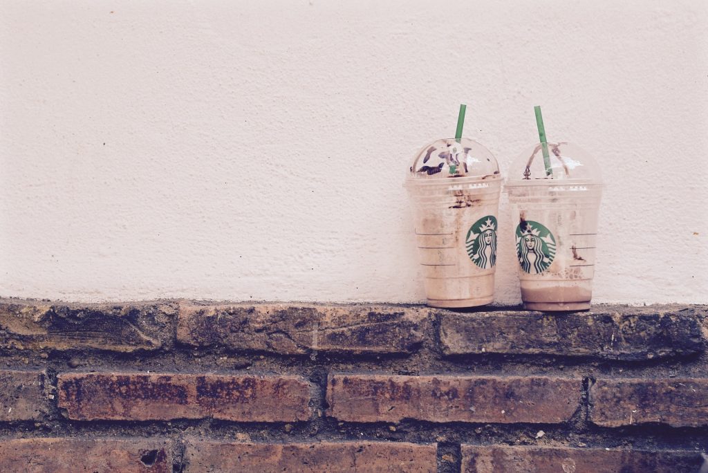 Strawless Starbucks: no more plastic straws by 2020