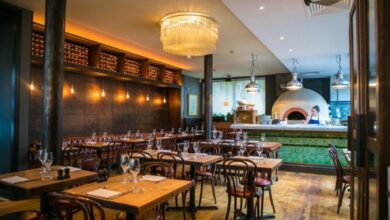 Jamie Oliver’s restaurant empire crumbles, putting almost 1300 jobs at risk 30 jamie